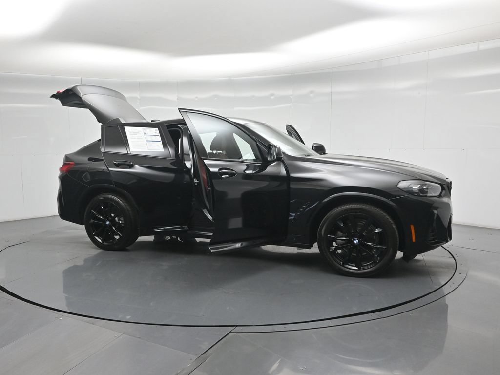 Used 2024 BMW X4 xDrive30i w/ M Sport Package AWD/4WD image 34