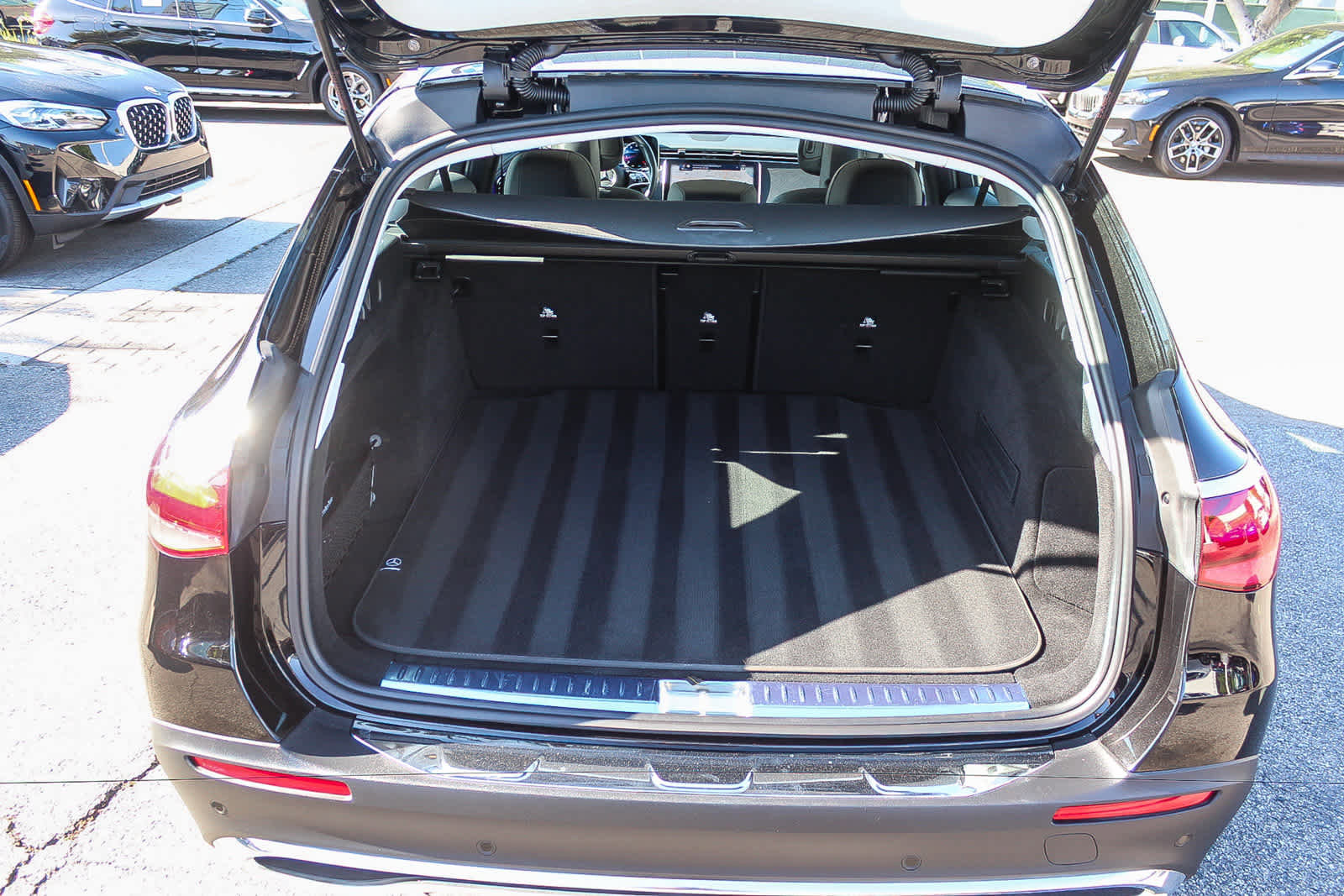 Used 2025 Mercedes-Benz E 450 4MATIC All-Terrain Wagon image 37