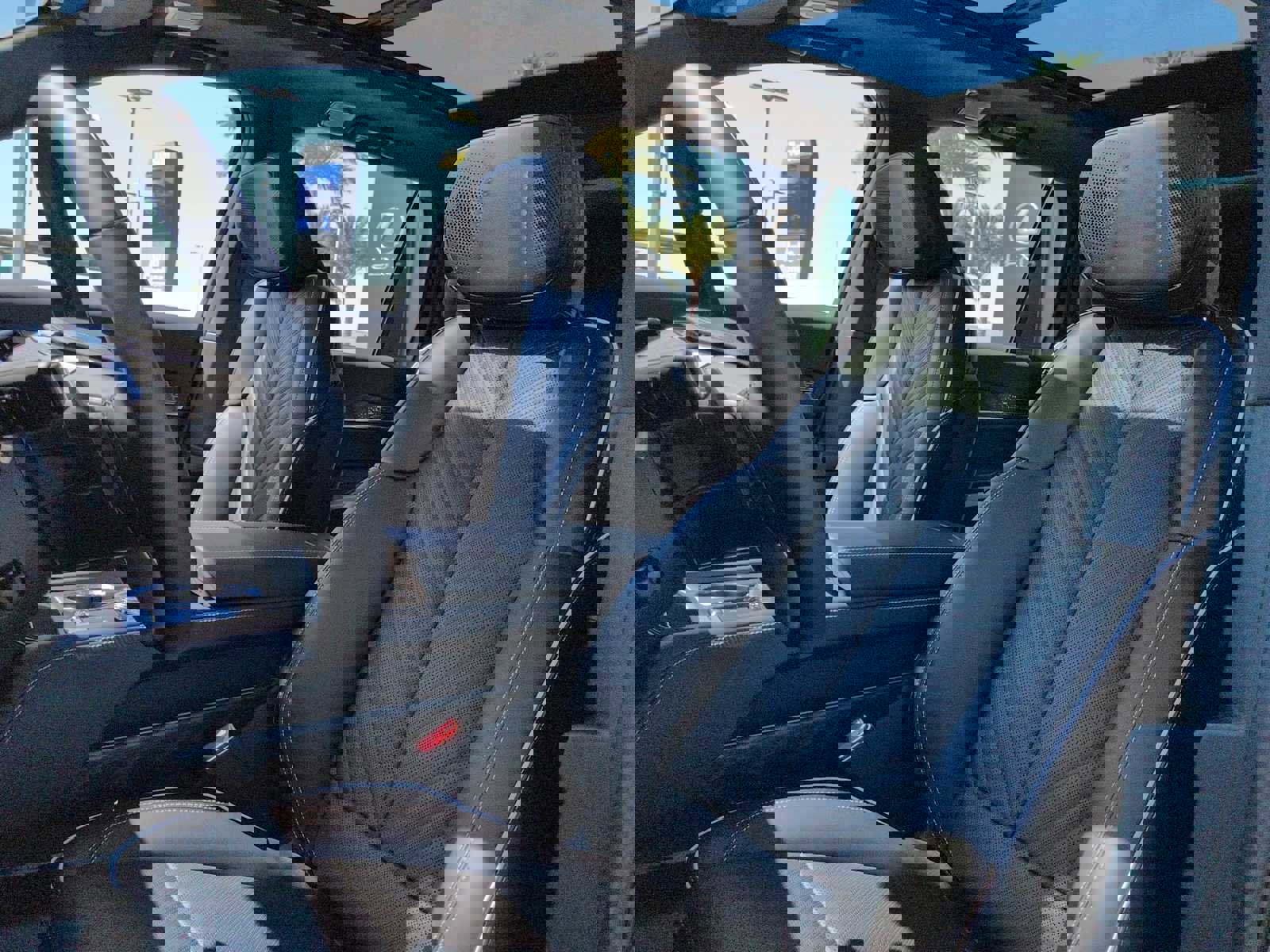 New 2026 Cadillac Vistiq Platinum image 24