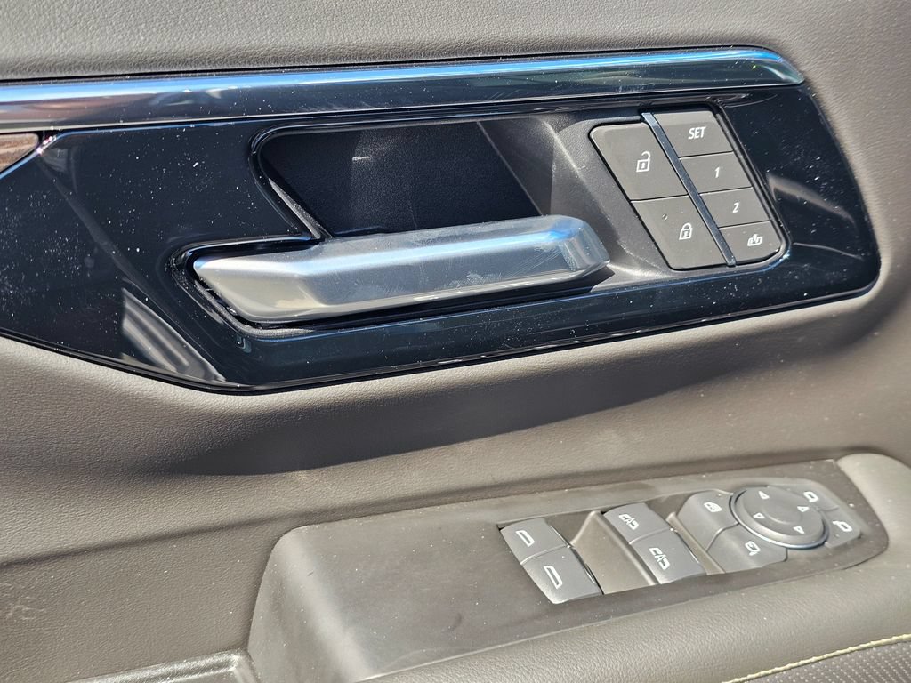 New 2026 Chevrolet Tahoe Premier w/ Sun And Tow Package AWD/4WD image 25
