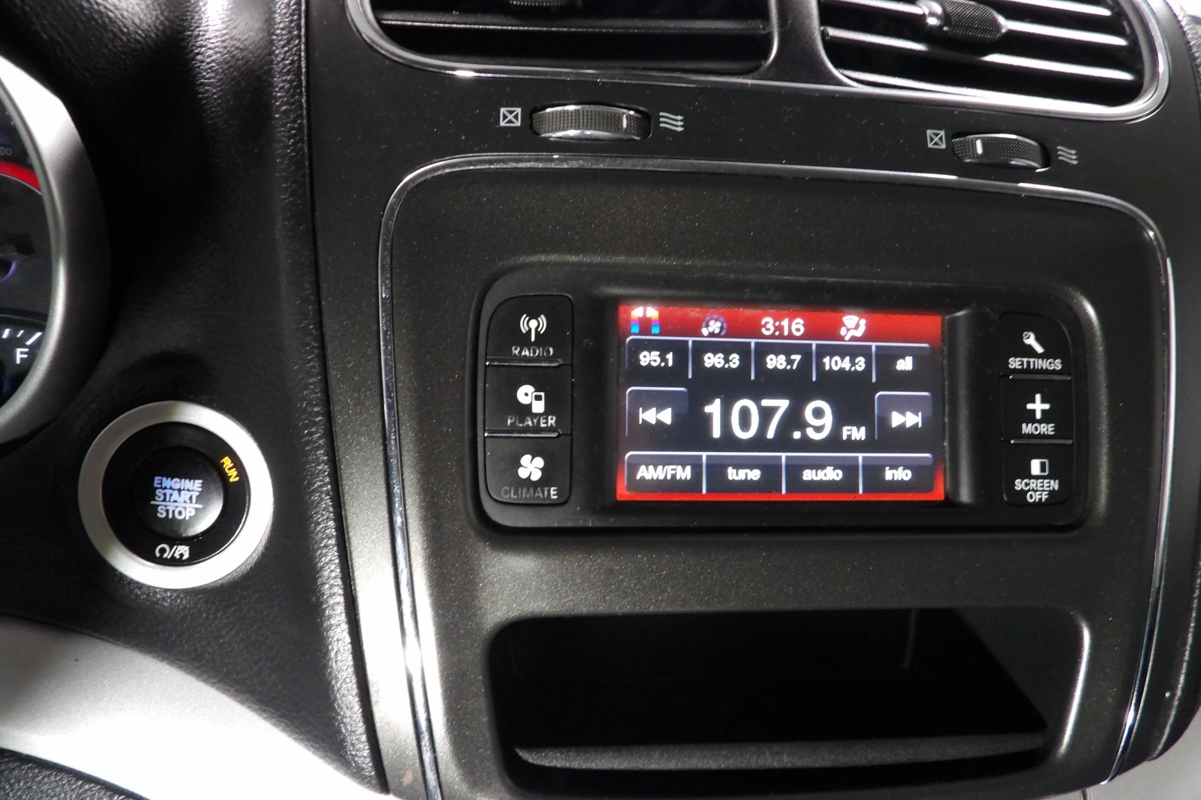 Used 2018 Dodge Journey SE w/ Blacktop Package image 16