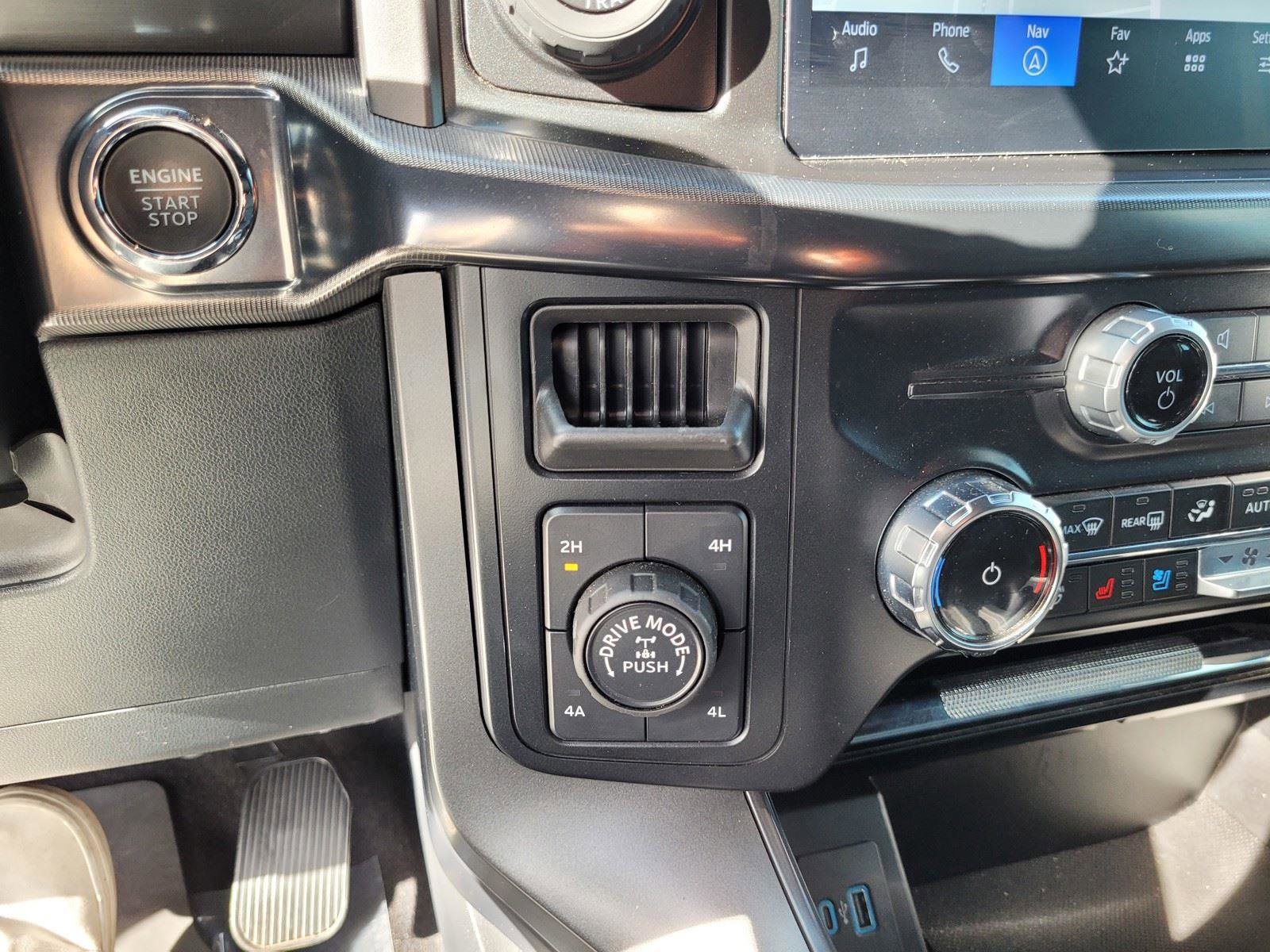 Used 2024 Ford F150 Lariat w/ FX4 Off-Road Package image 27