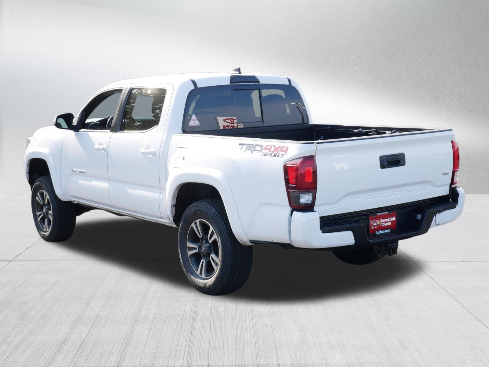 Certified 2019 Toyota Tacoma TRD Sport AWD/4WD image 5