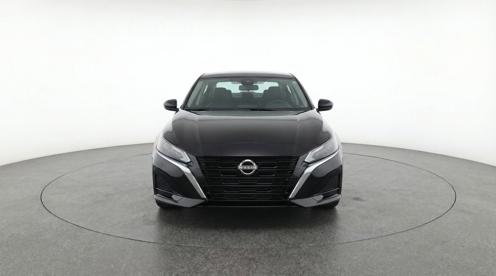 Used 2025 Nissan Altima 2.5 SV image 2