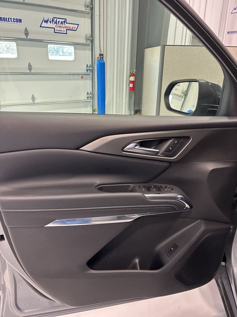 Used 2026 Chevrolet Traverse LT AWD/4WD image 15