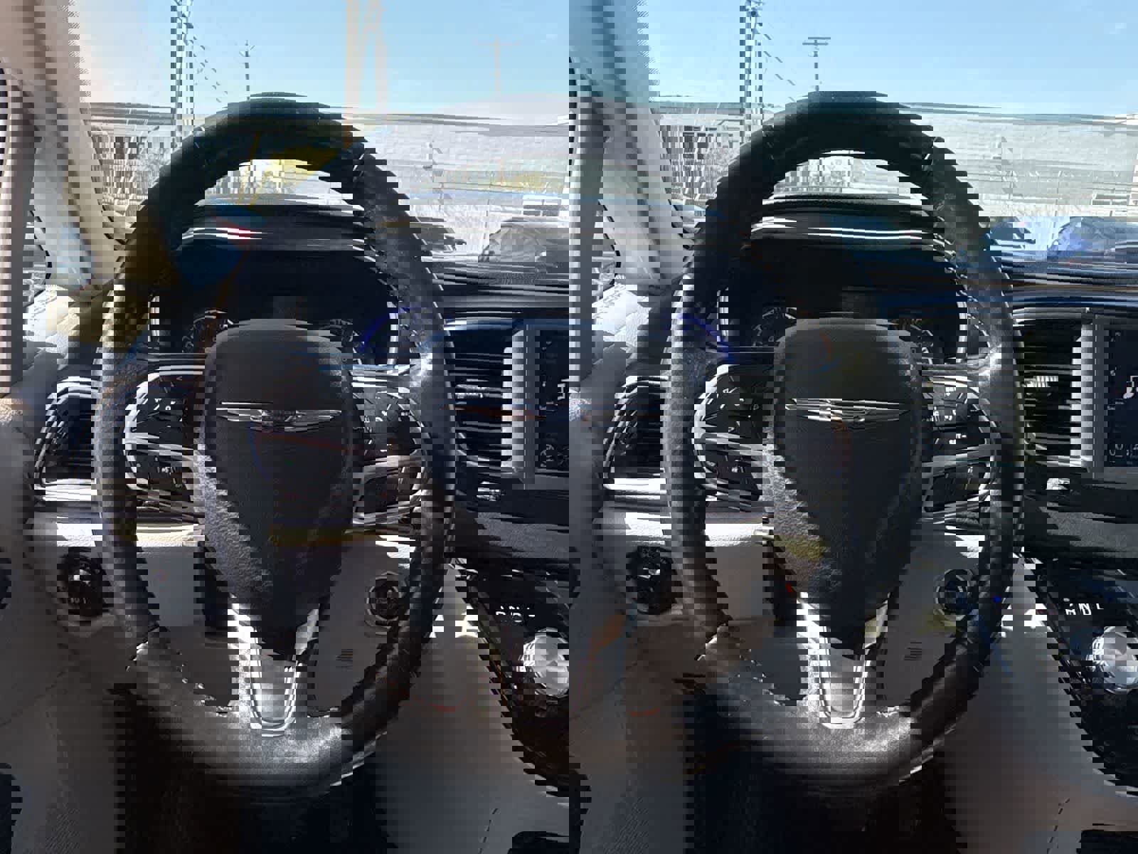 Used 2019 Chrysler Pacifica Touring-L image 27