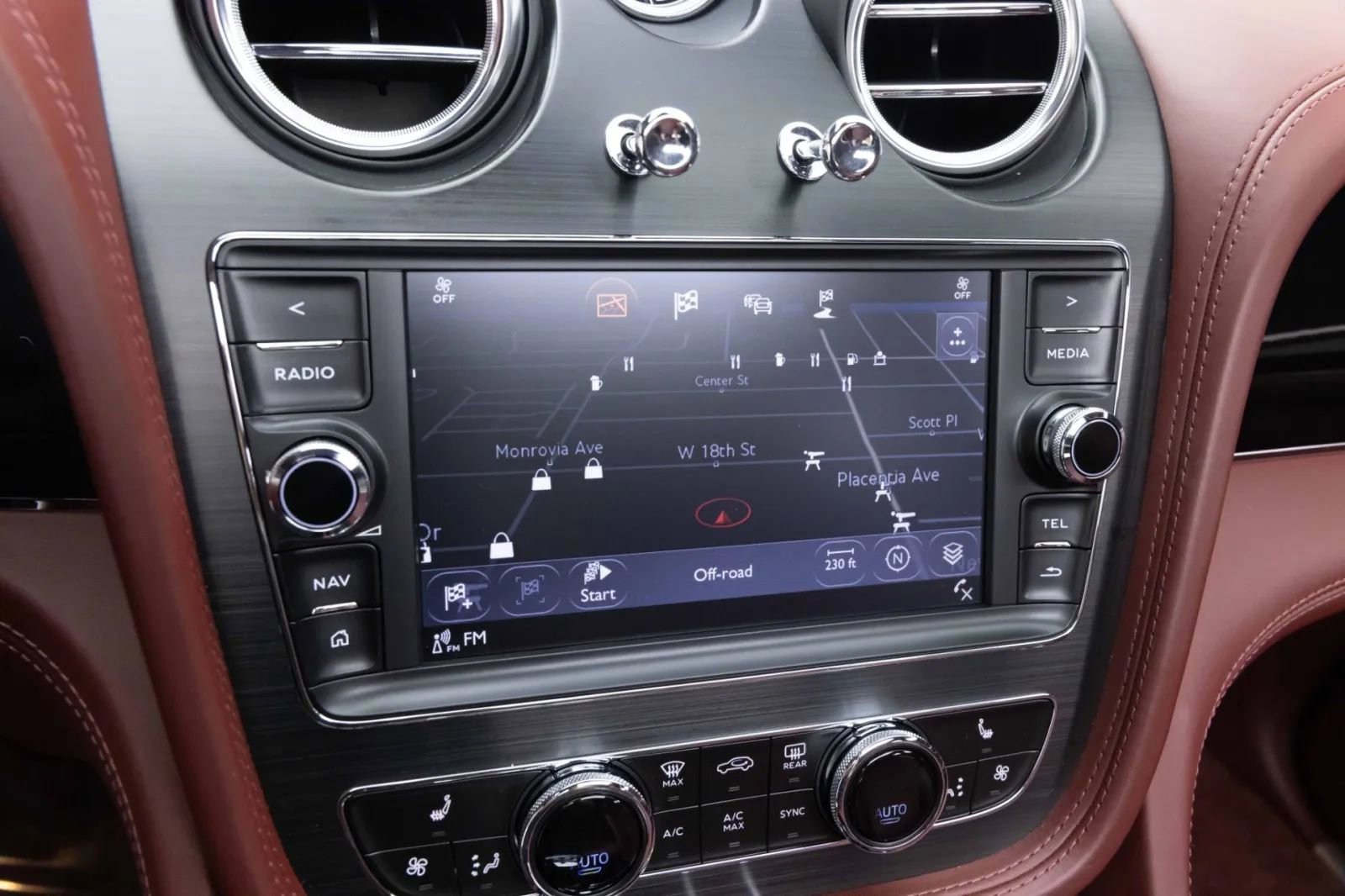 Used 2019 Bentley Bentayga AWD/4WD image 36