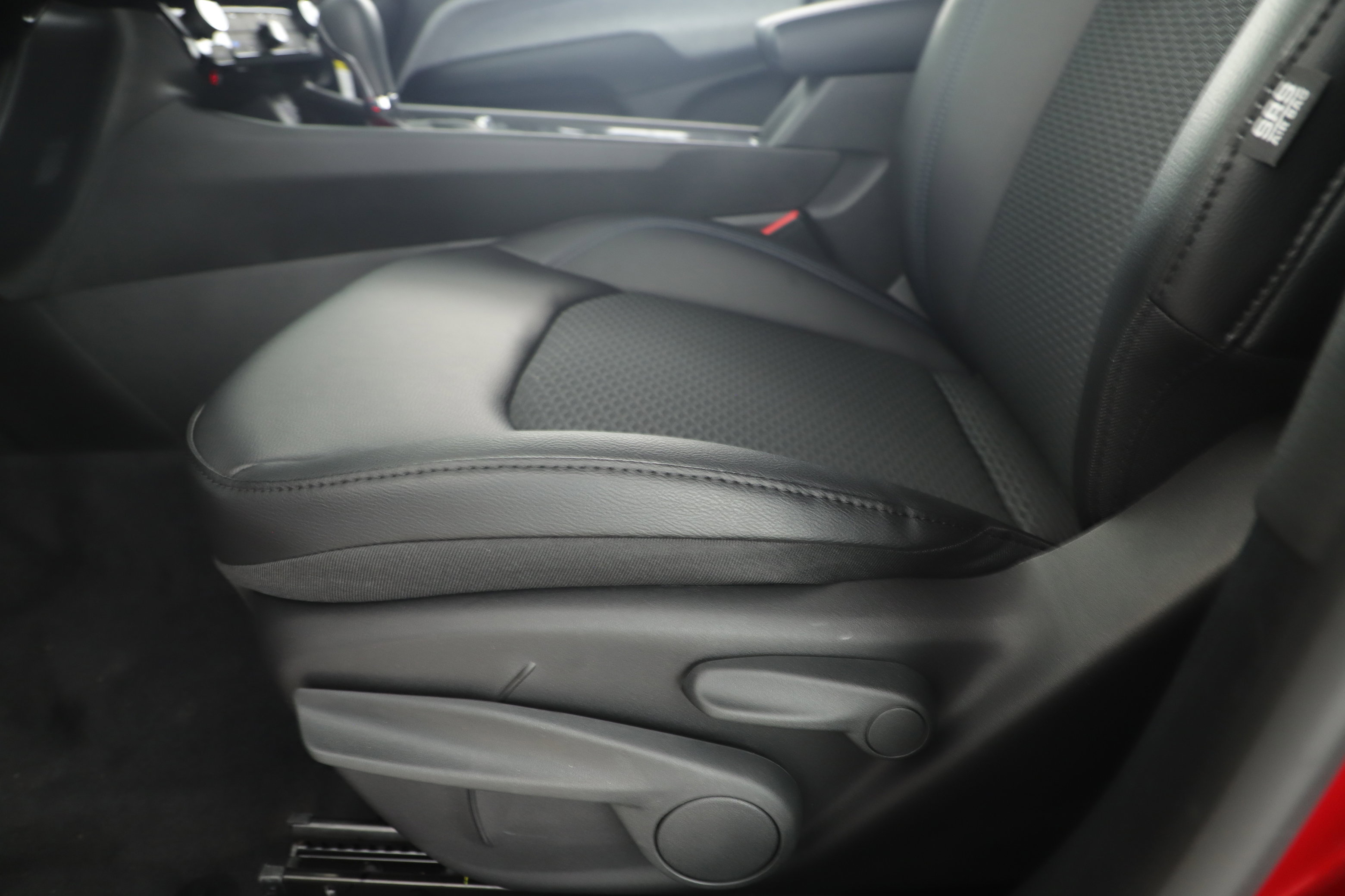 New 2026 Jeep Compass Latitude image 10