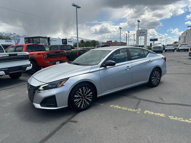 Used 2024 Nissan Altima 2.5 SV FWD image 6