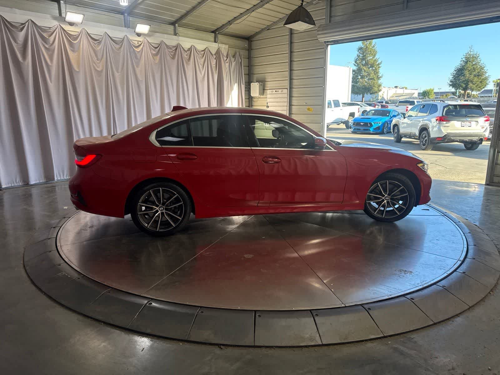 Used 2019 BMW 330i Sedan RWD image 4