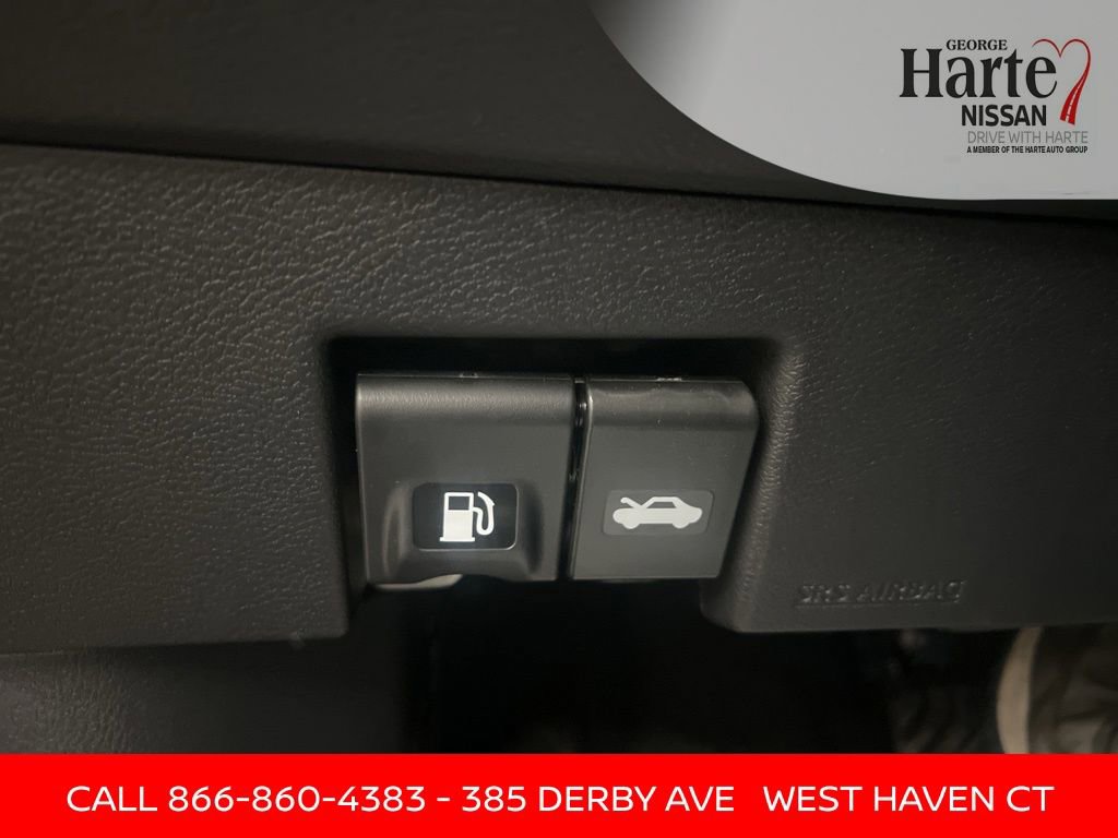 Certified 2025 Nissan Versa SV w/ Trunk Package image 44