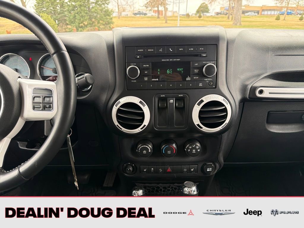 Used 2014 Jeep Wrangler Sahara image 23