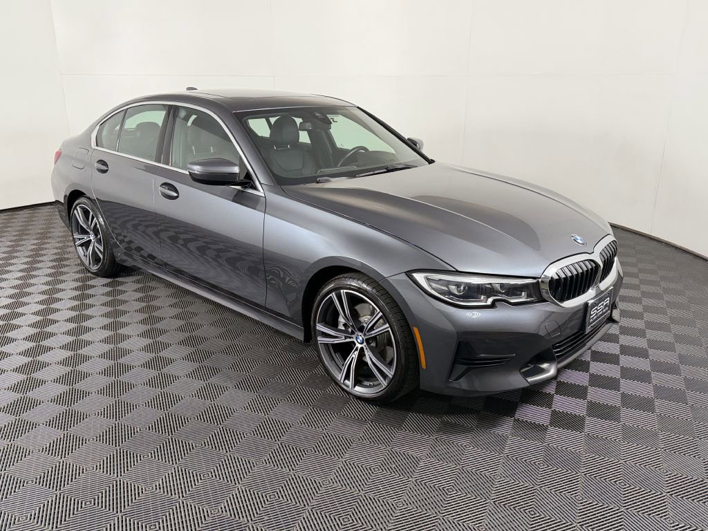 Used 2021 BMW 330i xDrive Sedan w/ Premium Package image 3