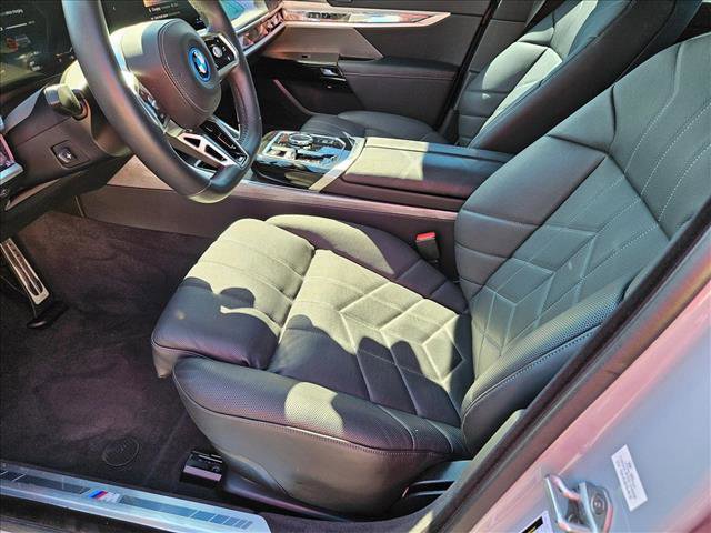 Certified 2025 BMW i7 xDrive60 image 16