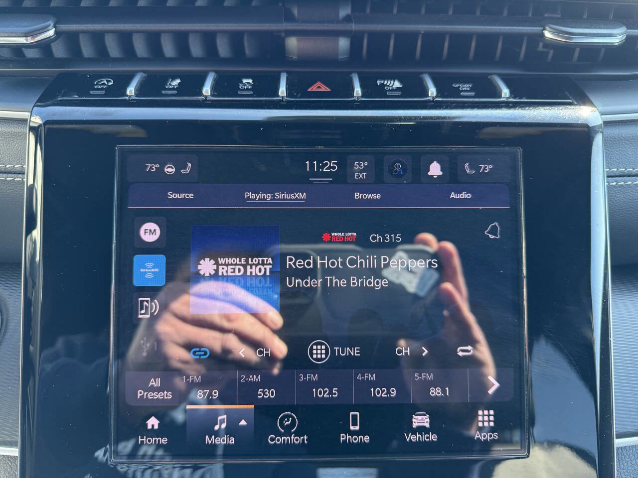 Used 2025 Jeep Grand Cherokee Altitude image 17