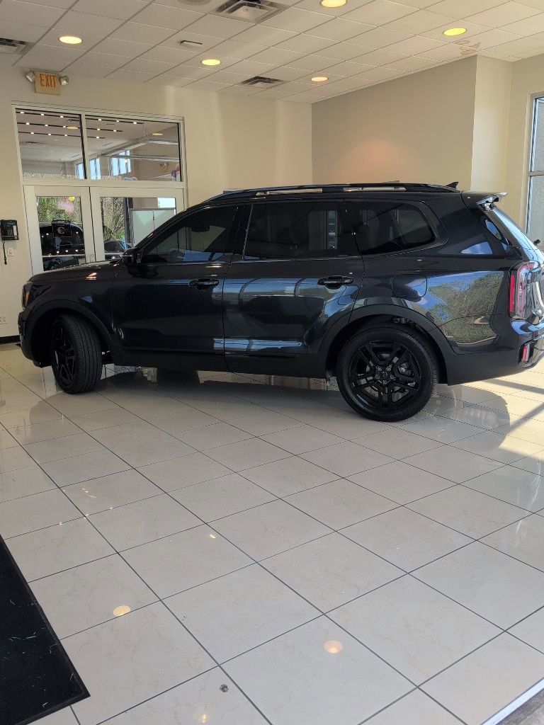 Used 2025 Kia Telluride SX Prestige X-Line AWD/4WD image 2