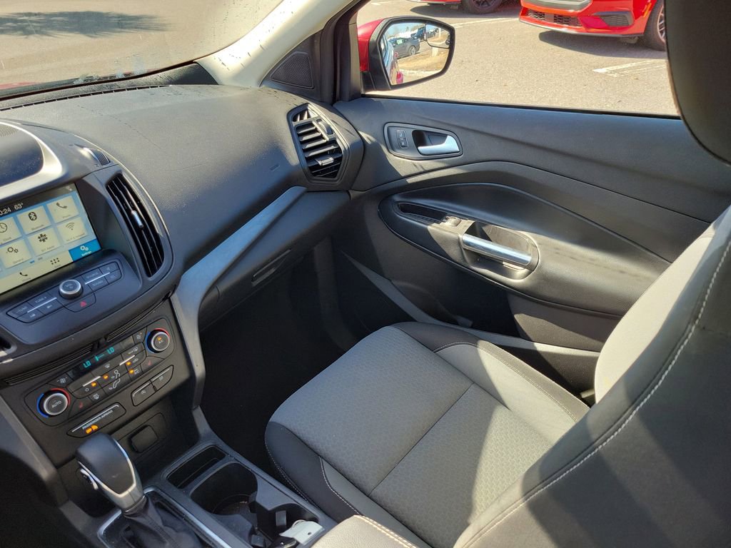 Used 2019 Ford Escape SE image 14