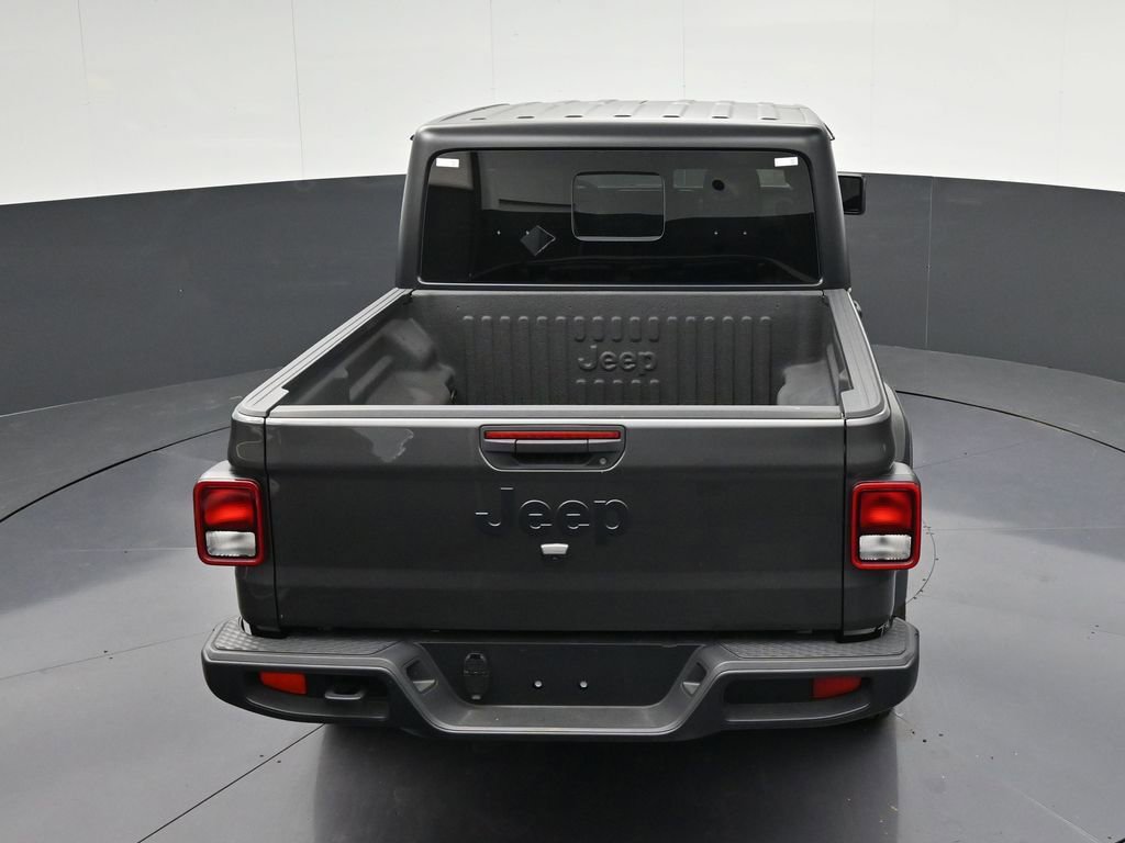 Used 2025 Jeep Gladiator Sport AWD/4WD image 17