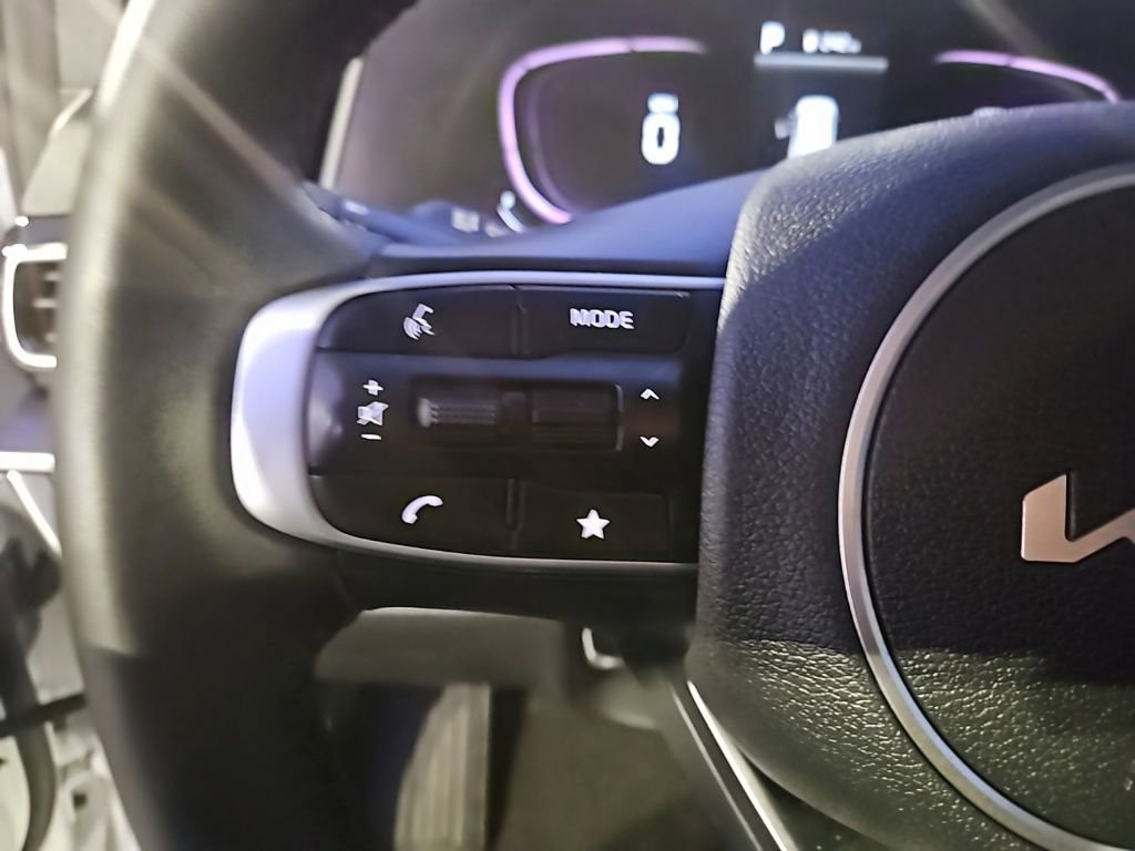 Used 2024 Kia Sportage EX image 19