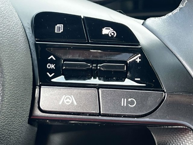 Certified 2025 Hyundai Elantra Sport FWD image 20