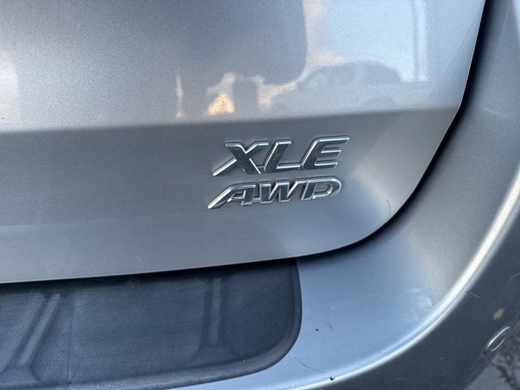 Used 2012 Toyota Sienna XLE image 56