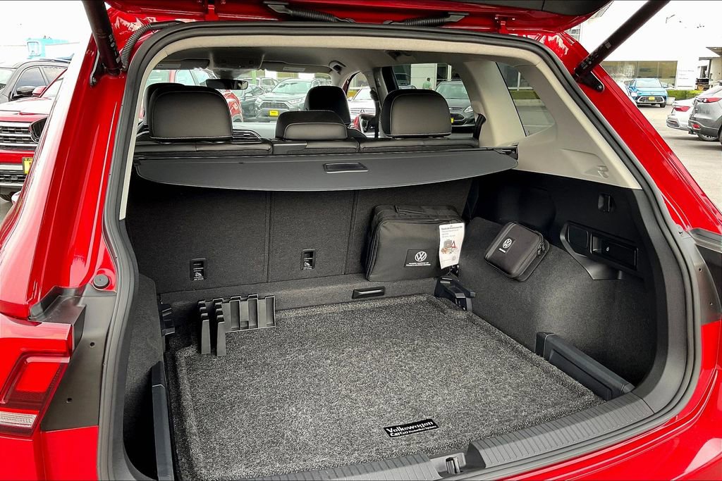 Used 2022 Volkswagen Tiguan SE image 57
