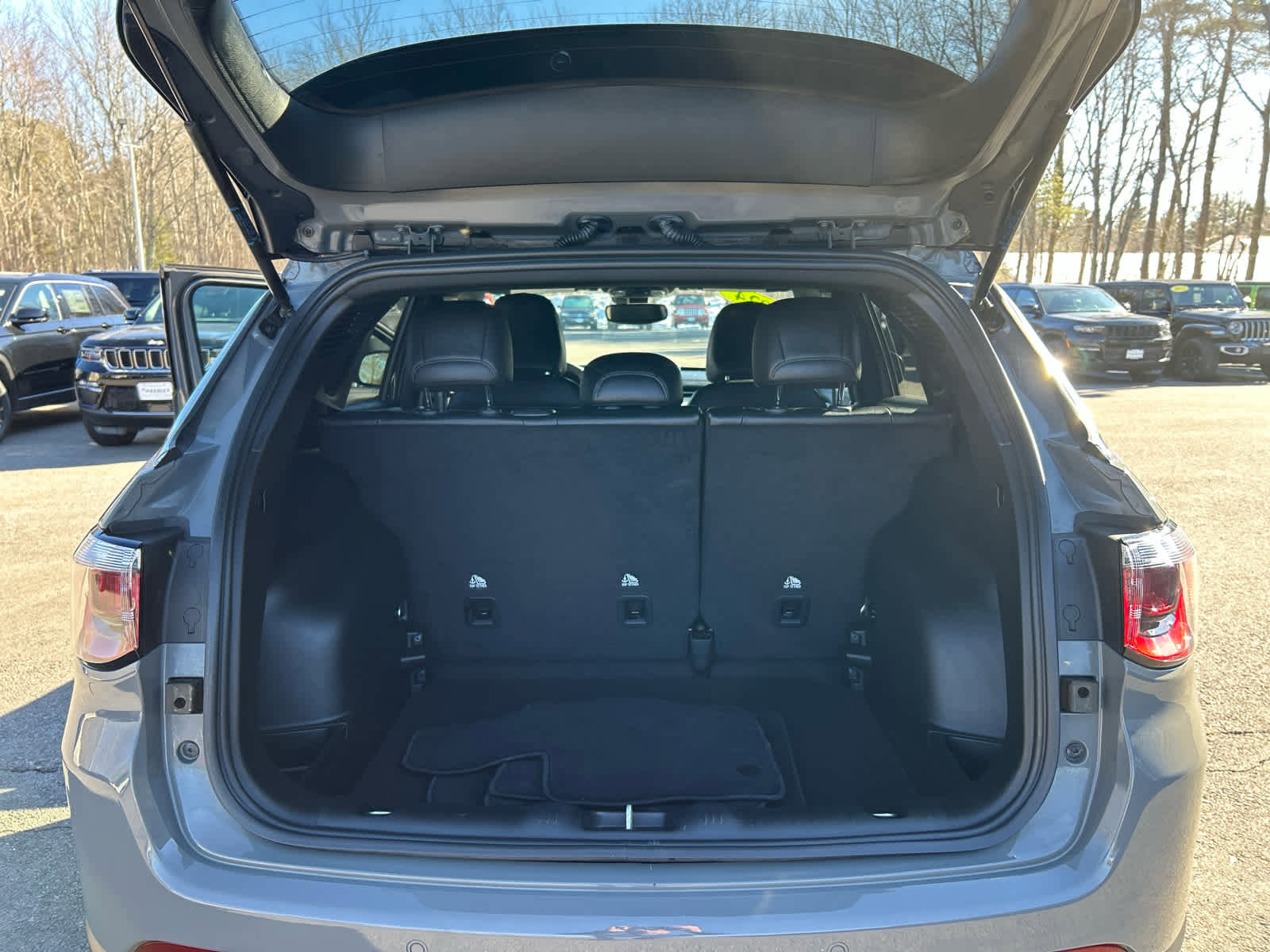 Used 2024 Jeep Compass Limited image 32