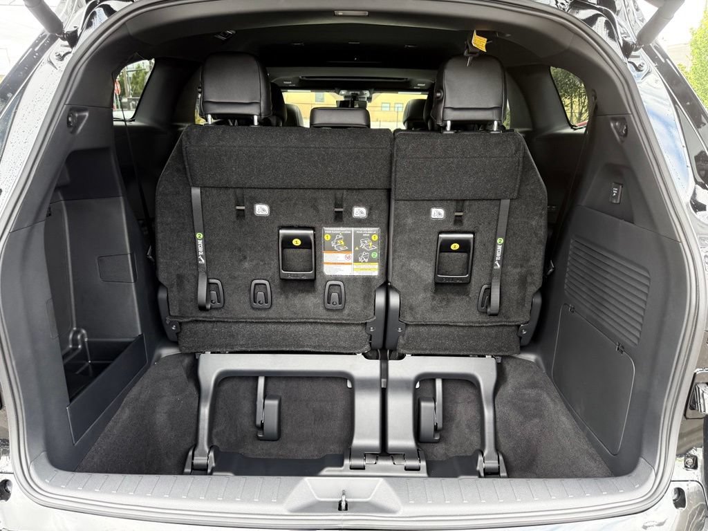 New 2026 Toyota Sienna Platinum AWD/4WD image 10
