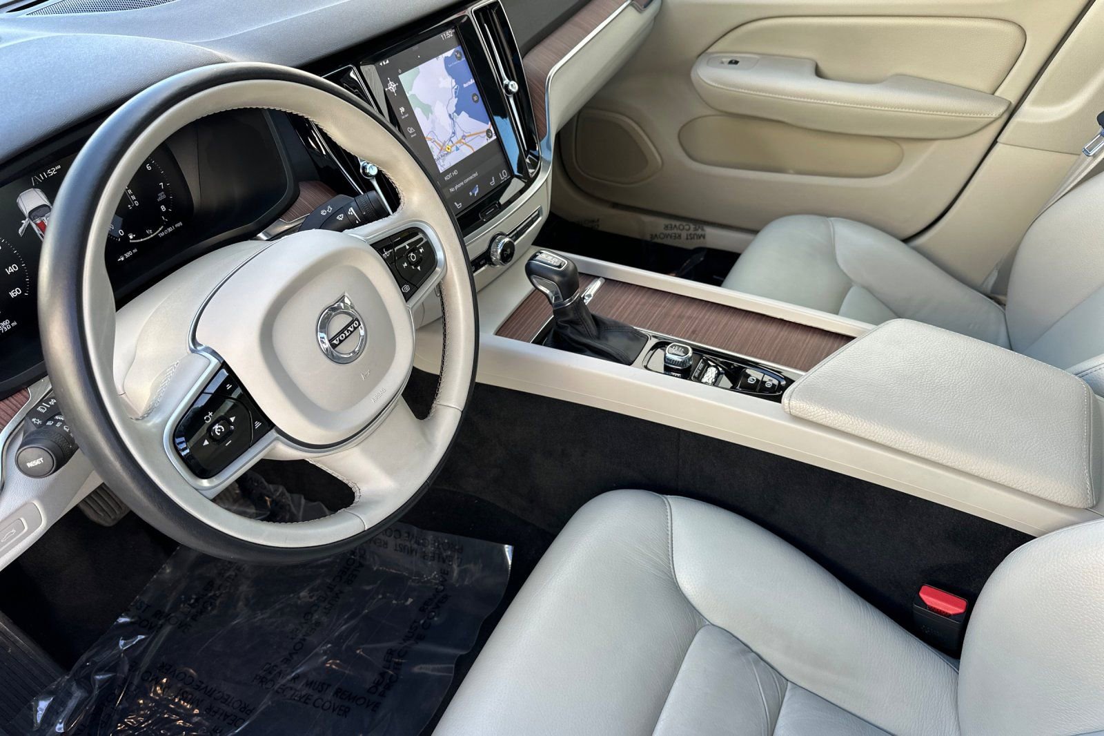 Used 2021 Volvo S60 T5 Momentum image 13