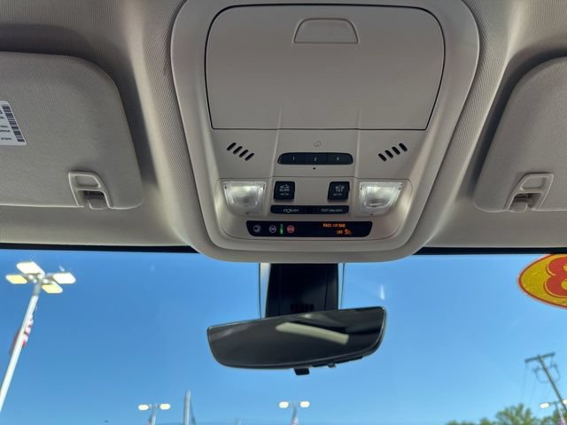 Used 2023 GMC Acadia Denali w/ Denali Technology Package AWD/4WD image 15