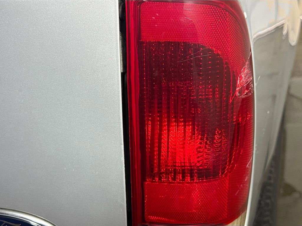 Used 2001 Ford F150 Lariat RWD image 29