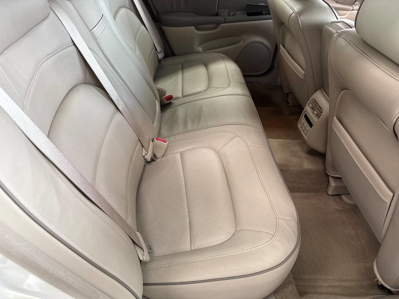 Used 2005 Cadillac De Ville w/ Limited Edition Package image 18