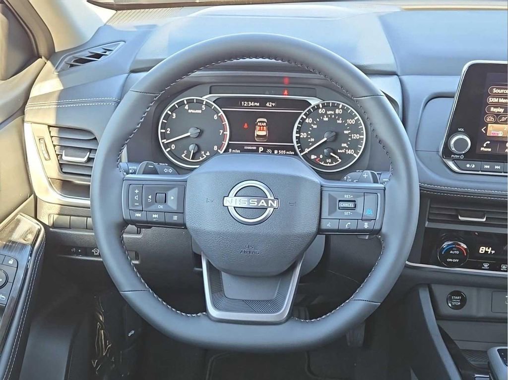 Used 2025 Nissan Rogue SV FWD image 18