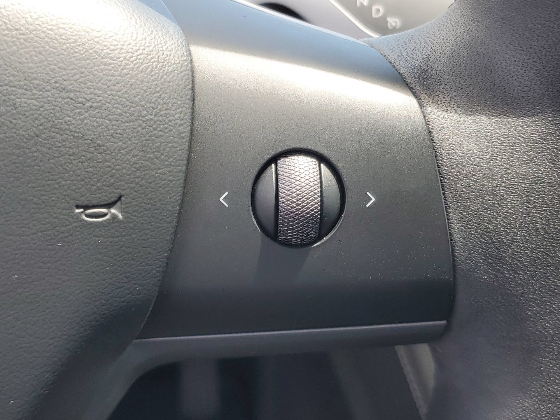 Used 2023 Tesla Model Y 2WD image 24