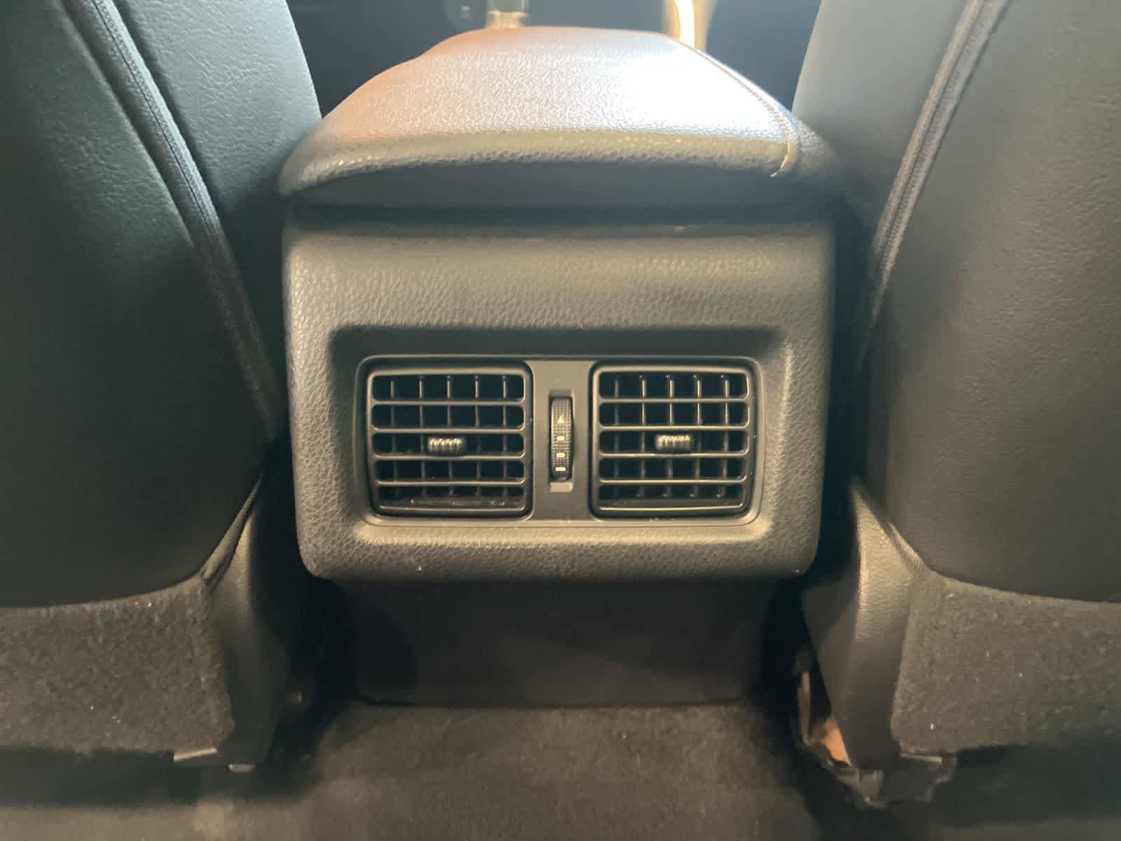 Used 2018 Toyota Camry FWD image 26