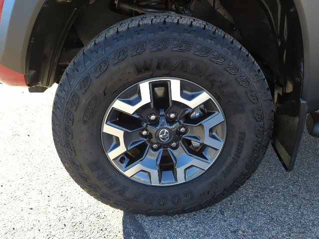 Used 2023 Toyota Tacoma TRD Off-Road image 24