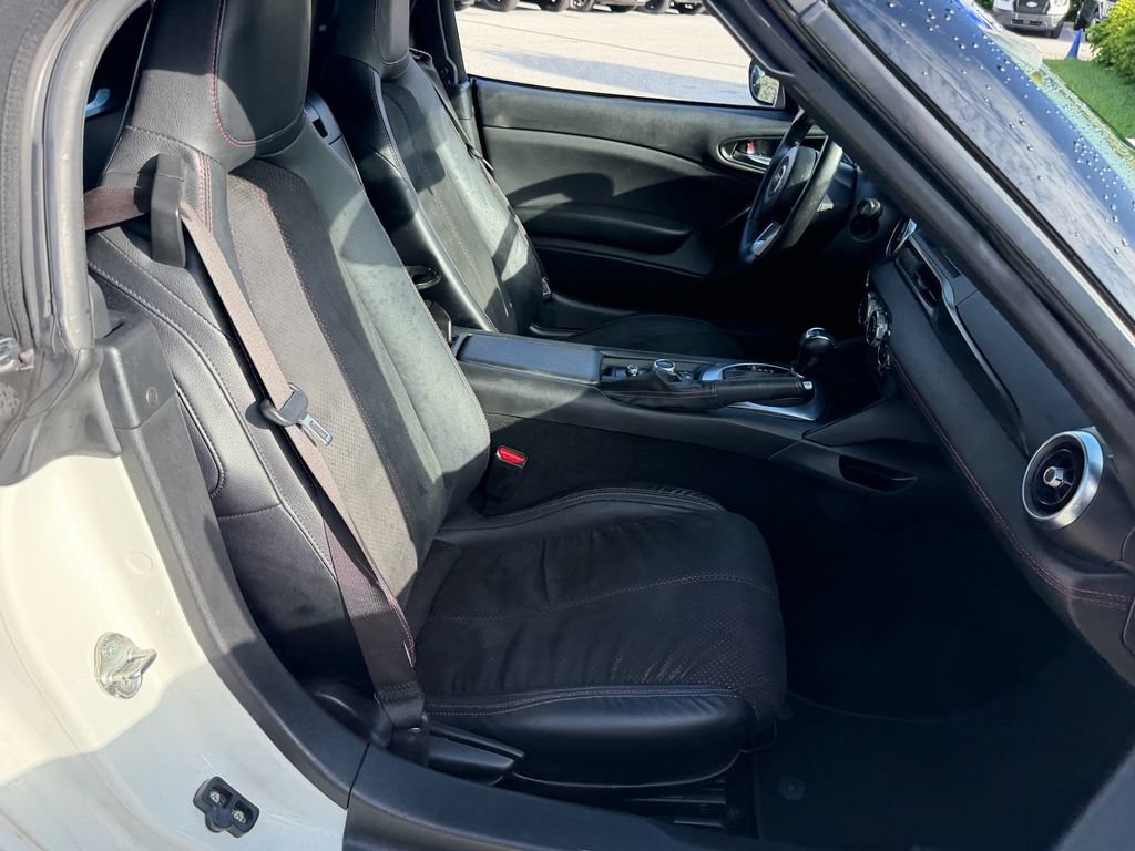 Used 2019 FIAT 124 Spider RWD image 14