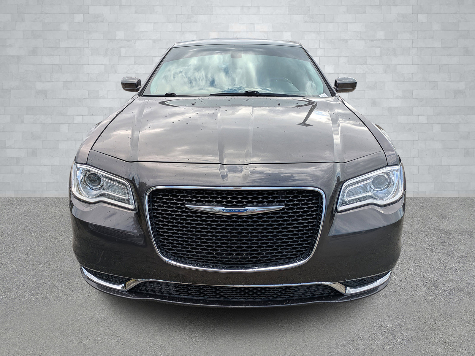Used 2015 Chrysler 300 Limited image 3