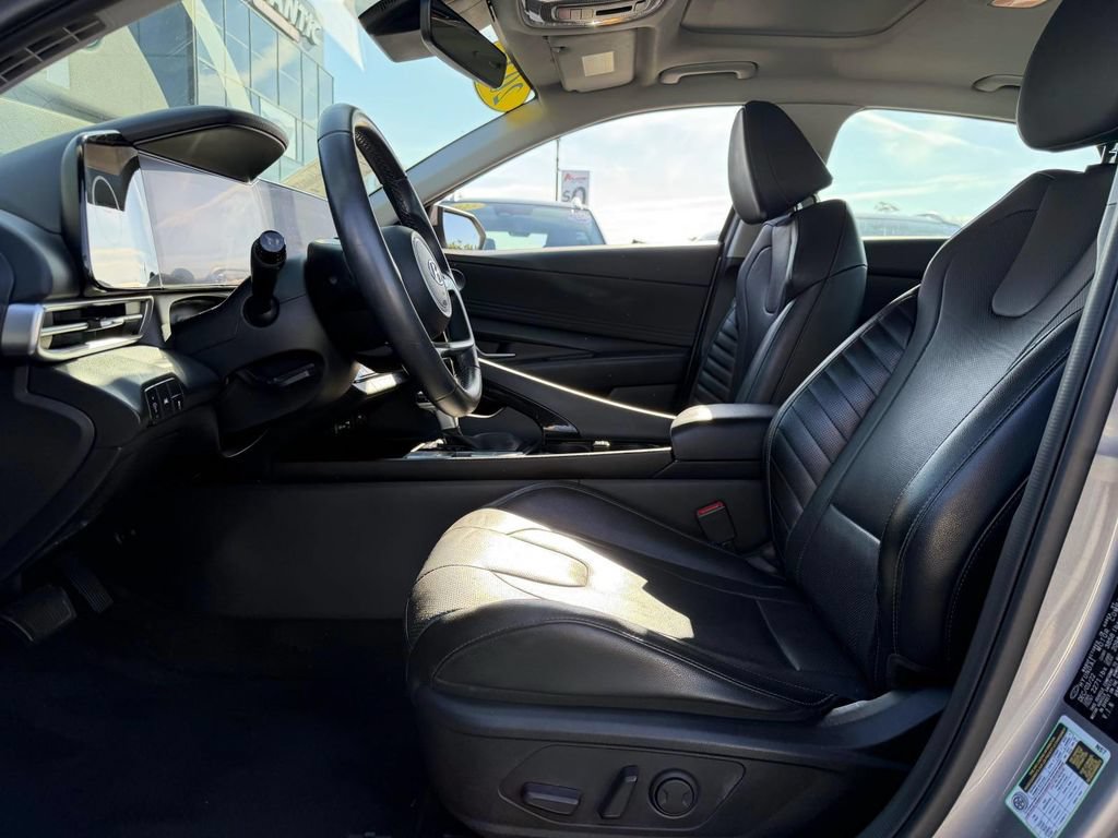 Certified 2023 Hyundai Elantra Limited FWD image 8