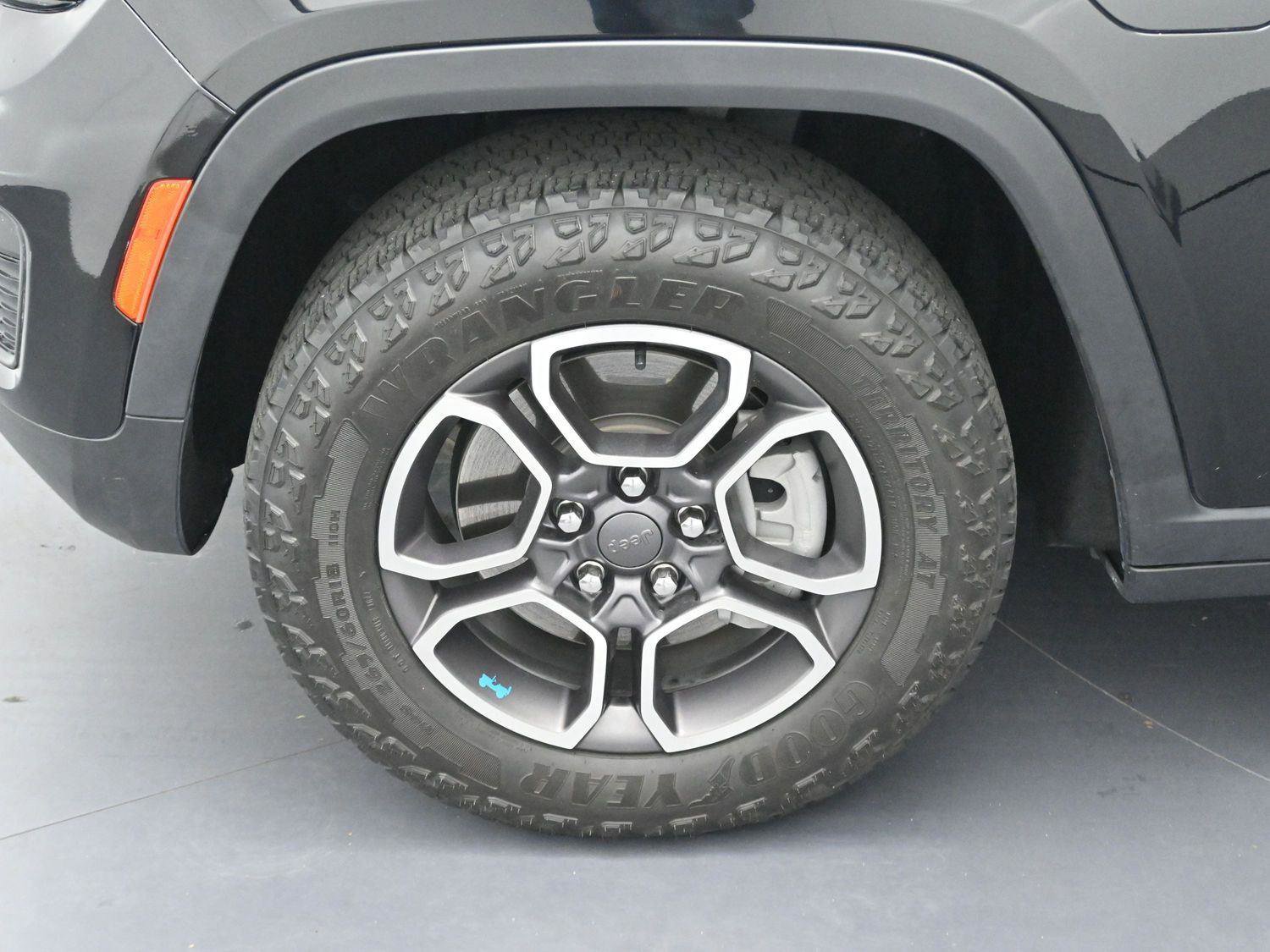 Used 2022 Jeep Grand Cherokee Trailhawk w/ Luxury Tech Group III AWD/4WD image 35