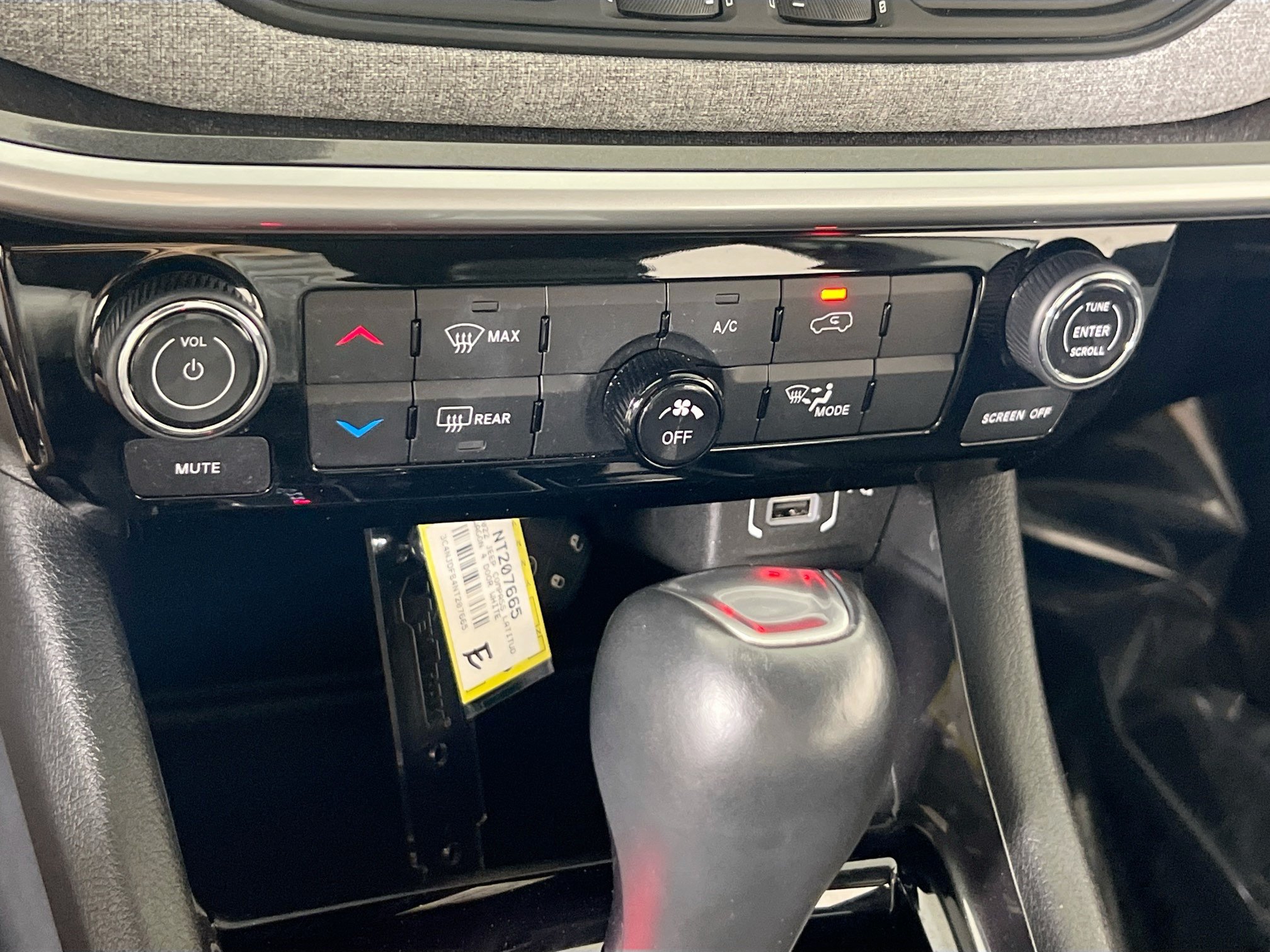 Used 2022 Jeep Compass Latitude AWD/4WD image 15