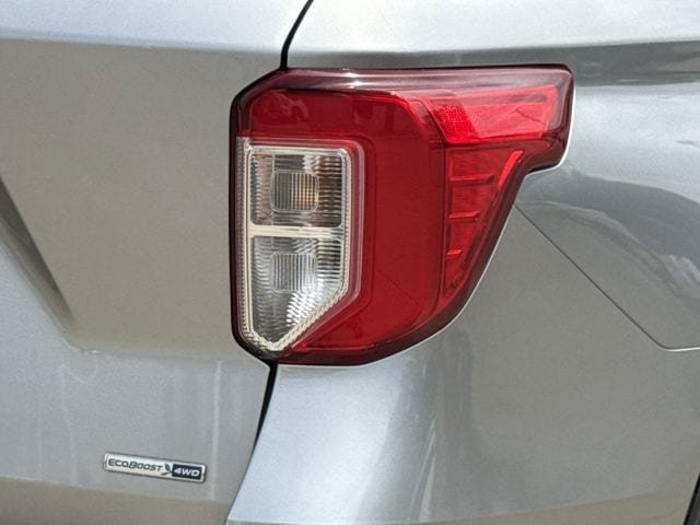 Used 2020 Ford Explorer Platinum w/ Premium Technology Package AWD/4WD image 7