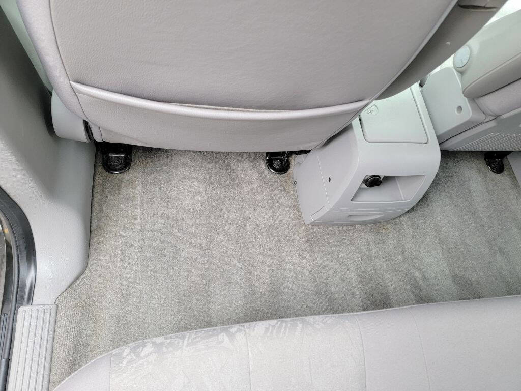 Used 2004 Saturn Vue 2WD w/ Sport Plus II Pkg image 20