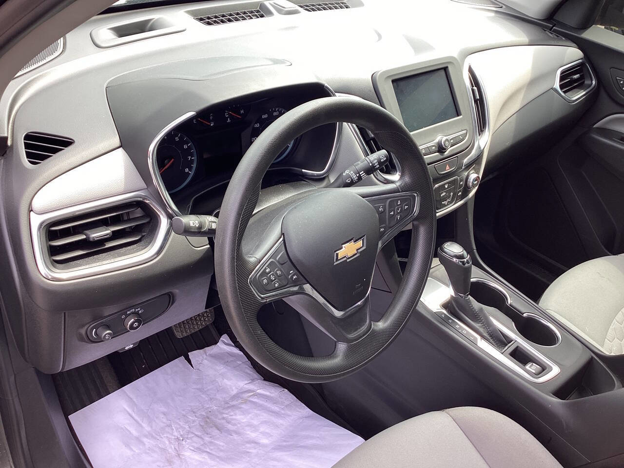 Used 2020 Chevrolet Equinox LS image 31