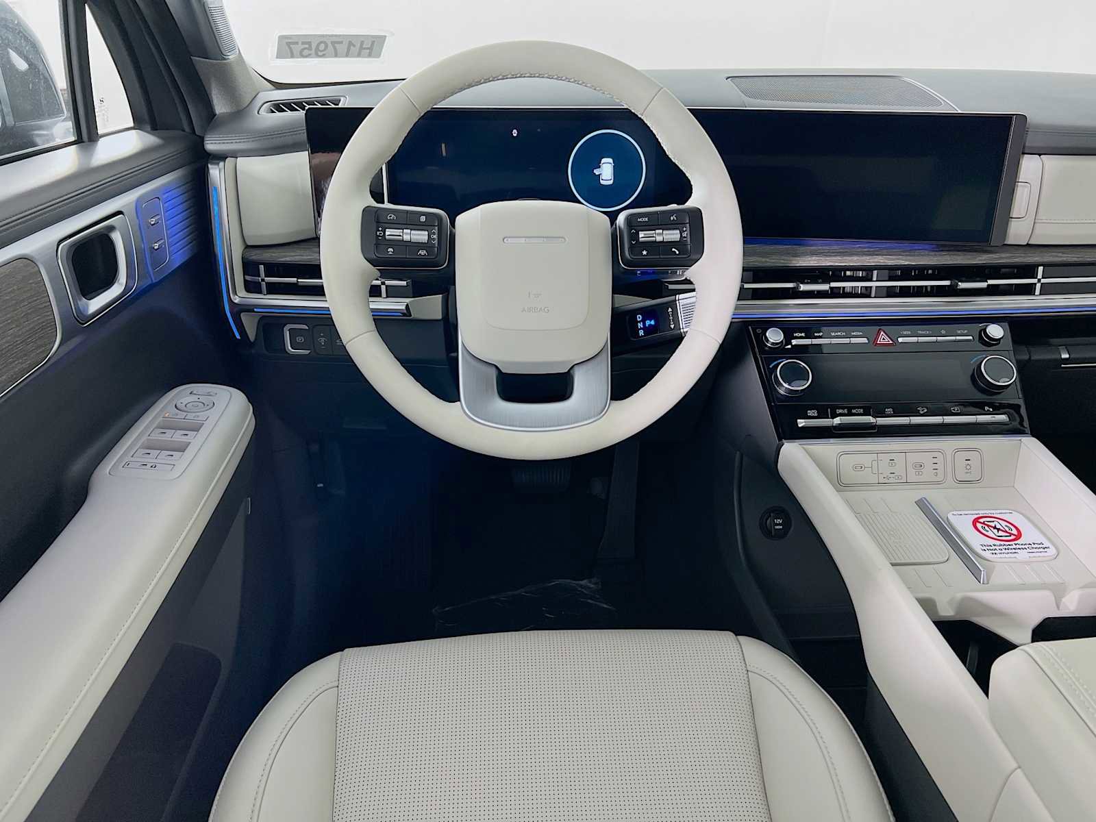 Used 2025 Hyundai Santa Fe Limited image 16