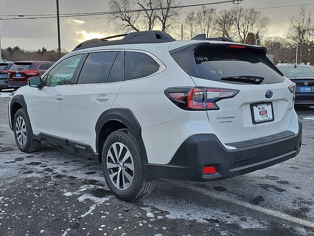 Used 2025 Subaru Outback Premium image 4