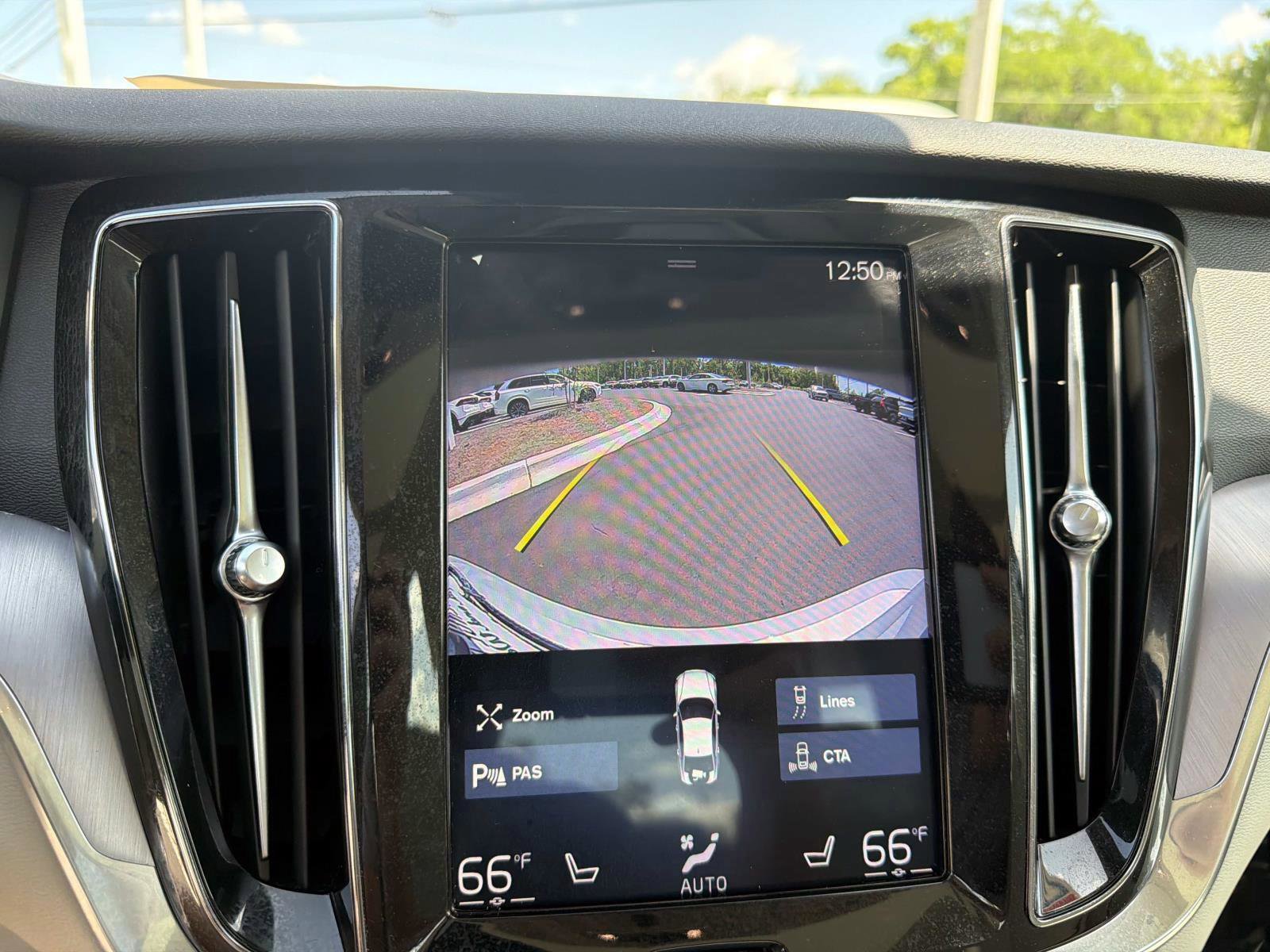 Used 2020 Volvo S60 T5 Momentum image 27