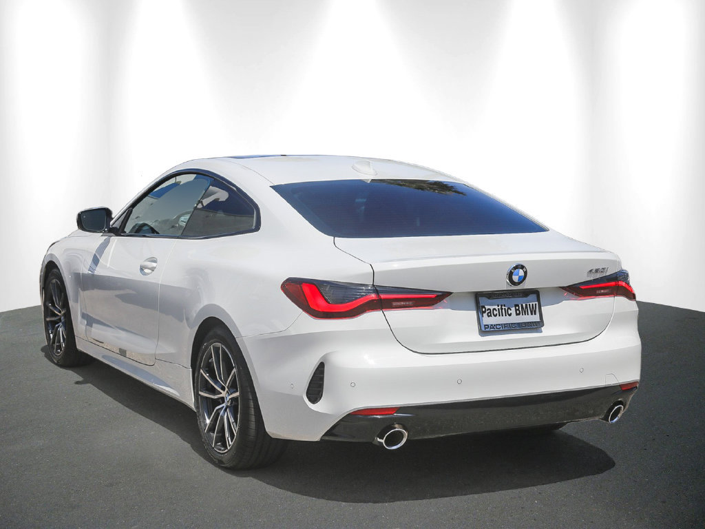 Certified 2023 BMW 430i Coupe w/ Premium Package RWD image 4