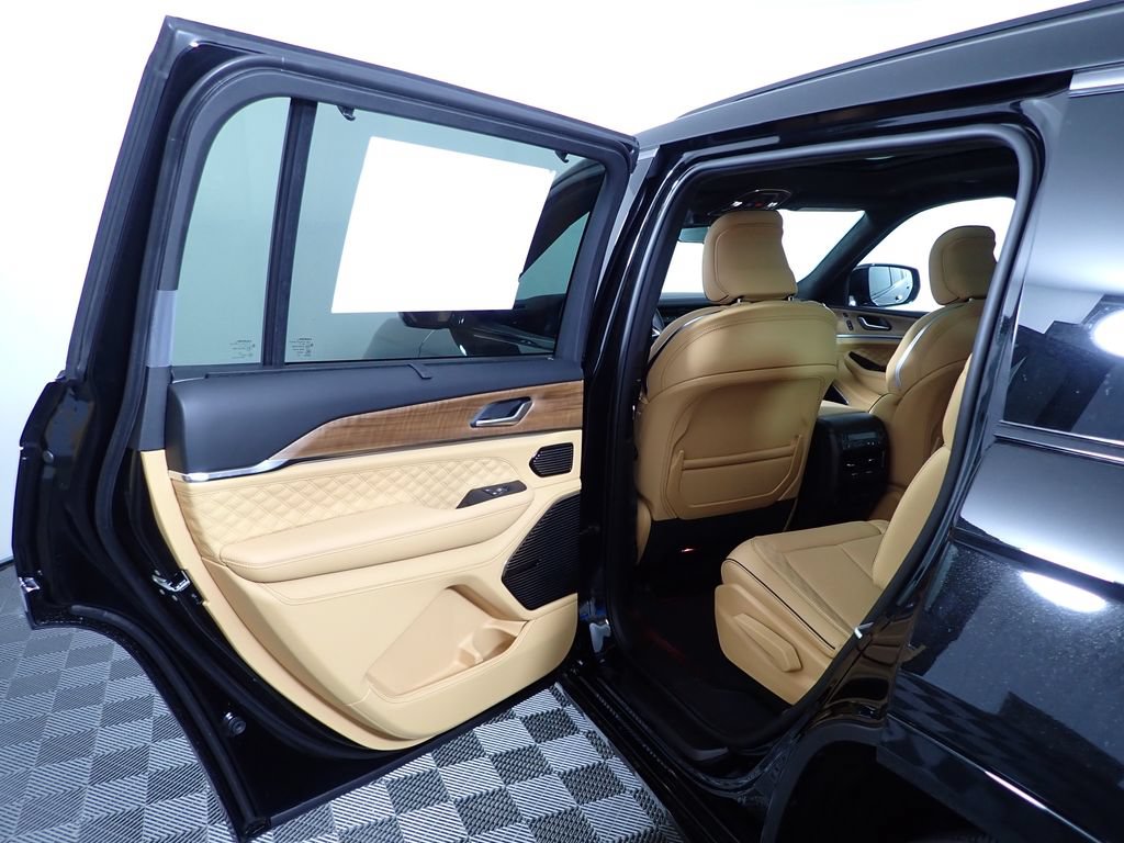 New 2026 Jeep Grand Cherokee L Summit w/ Obsidian Package AWD/4WD image 38