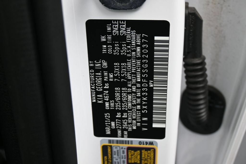 Used 2025 Kia Sportage EX FWD image 17